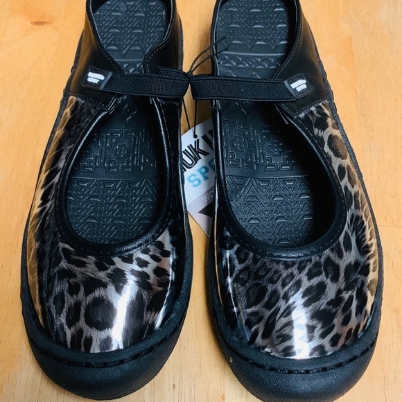 MUK LUKS® Women's Justine Shoes (size 8) - Picture 2 of 16